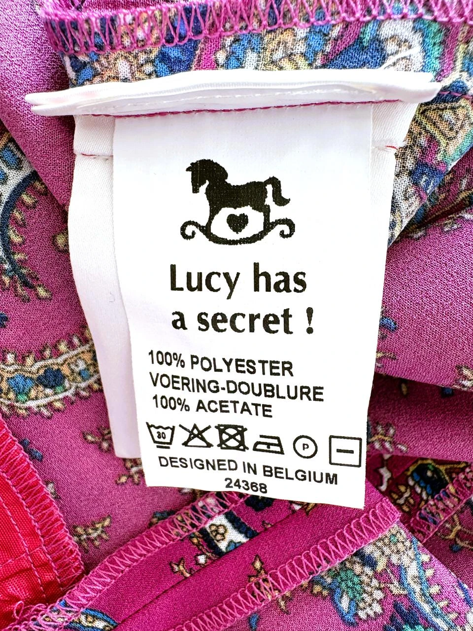 Lucy Has a Secret - Calça Paisley Magenta Arejada – Elegante Festiva tamanho M – photo 10